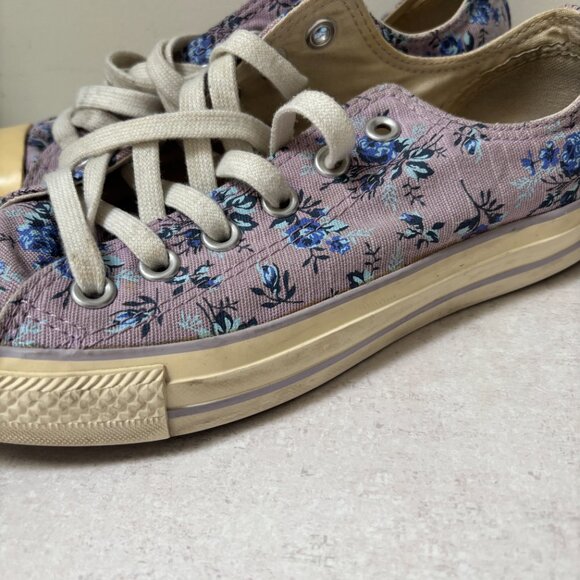Converse Womens Low Top Purple and Flower Shoes - Size 7 - Picture 3 of 7